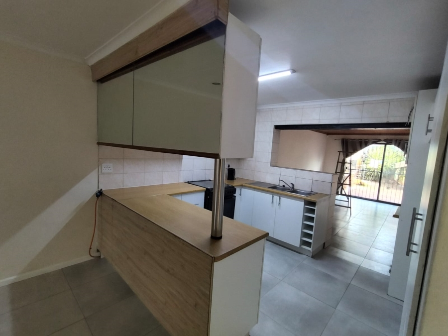 To Let 3 Bedroom Property for Rent in Drostdy Park Western Cape